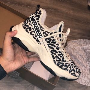 Steve Madden Maxima Leopard Sneaker